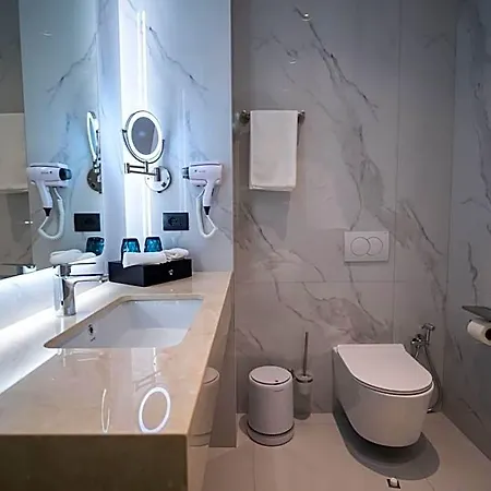 Holiday Hotel 4*