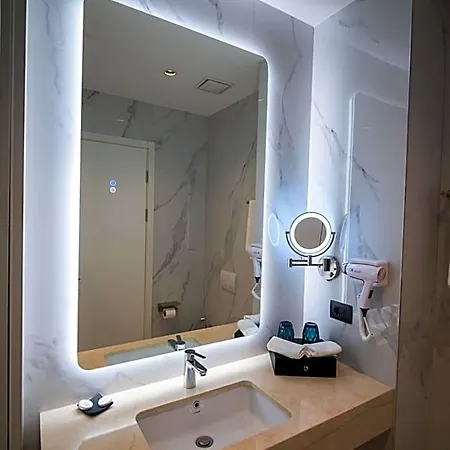 Holiday Hotel Hotel