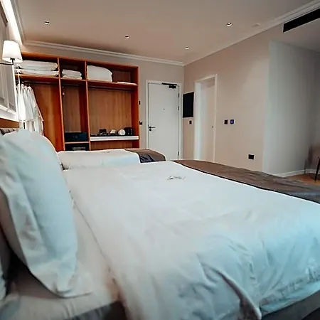 Hotel Holiday Hotel 4*