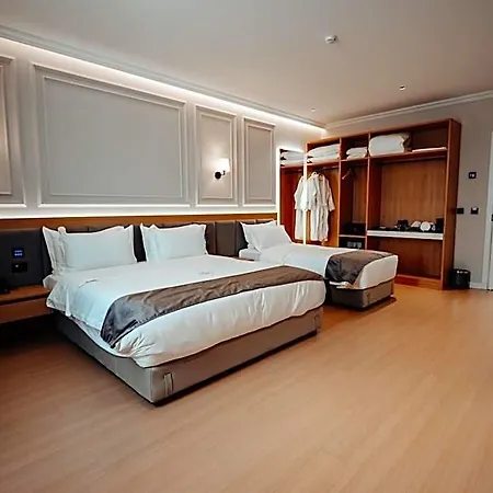 Hotel Holiday Hotel