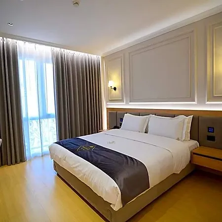 Holiday Hotel Hotel